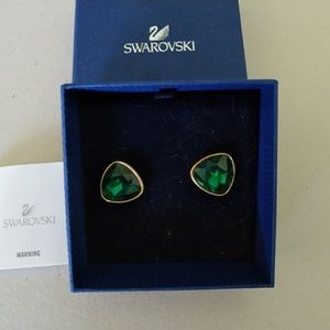 *ENDS TODAY *Swarovski green earrings